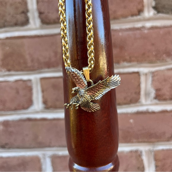 Vintage Napier gold tone bald eagle pendant with chain. Vintage necklace EAGLES - Picture 6 of 10